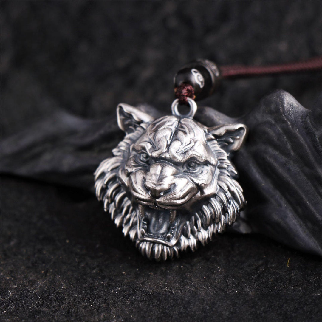 S999 sterling silver vintage tiger head necklace with detailed handcrafted design