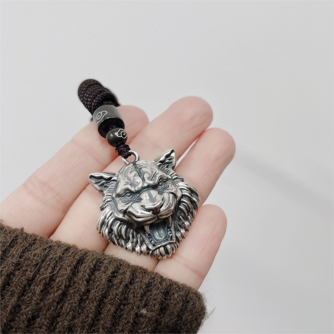 S999 sterling silver vintage tiger head necklace with detailed handcrafted design